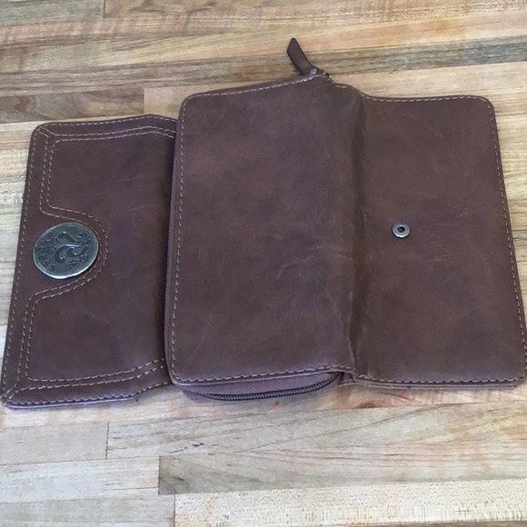 Axcess - Picture 3 of 6